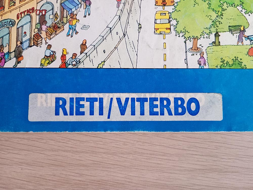 Dettaglio dell'etichetta «Rieti/Viterbo» applicata sul fascicolo Rieti - Viterbo 84, che copre l'originario «Rieti/Orvieto/Viterbo»